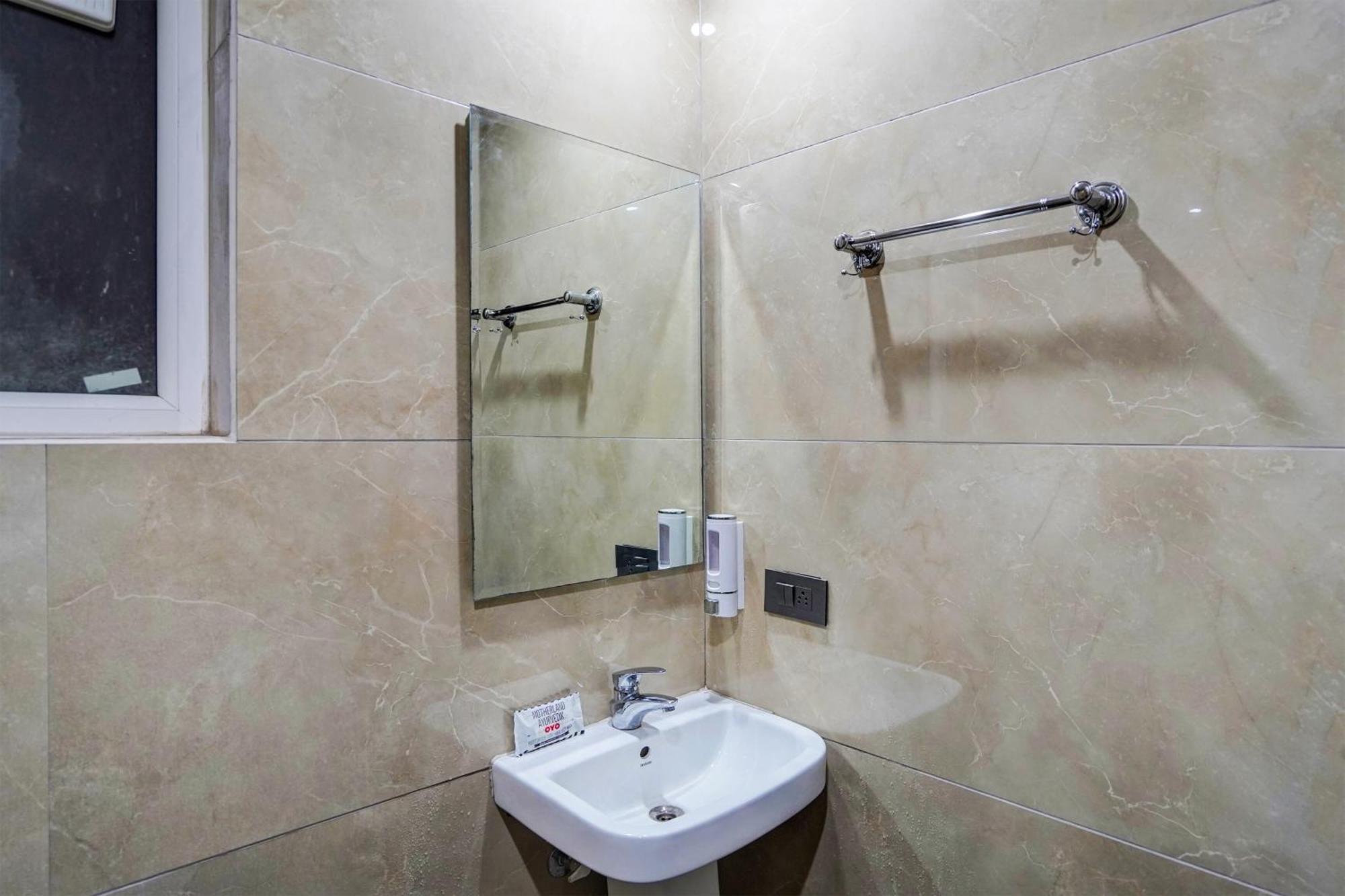 Hotel O Parkinn Gurgaon Luaran gambar